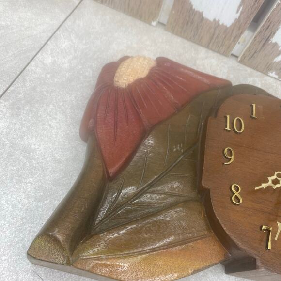 Vintage Retro MCM Carved Wood Wall Clock Floral Pattern Earth Tones battery - Picture 10 of 11